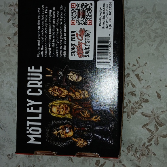 Motley Crue Hot Sauce - Picture 3 of 3